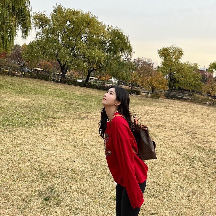 Kwon Eun-bi, are you a doll or a person?.. The fairy visual makes me heart
