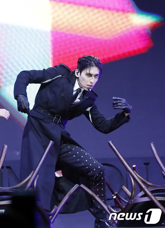 SF9 returns as a deadly sexy man