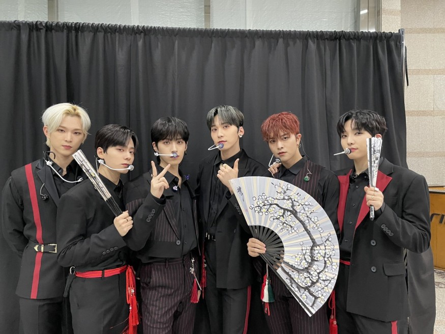 ONEUS unveils a surprise choreography video for '月下美人: LUNA'... 6 person 6 color styling