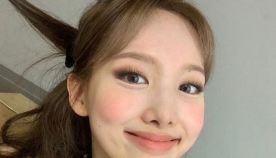 TWICE Nayeon, a lovely fairy in a snowy park.. 'Frozen' Elsa Advent ♥