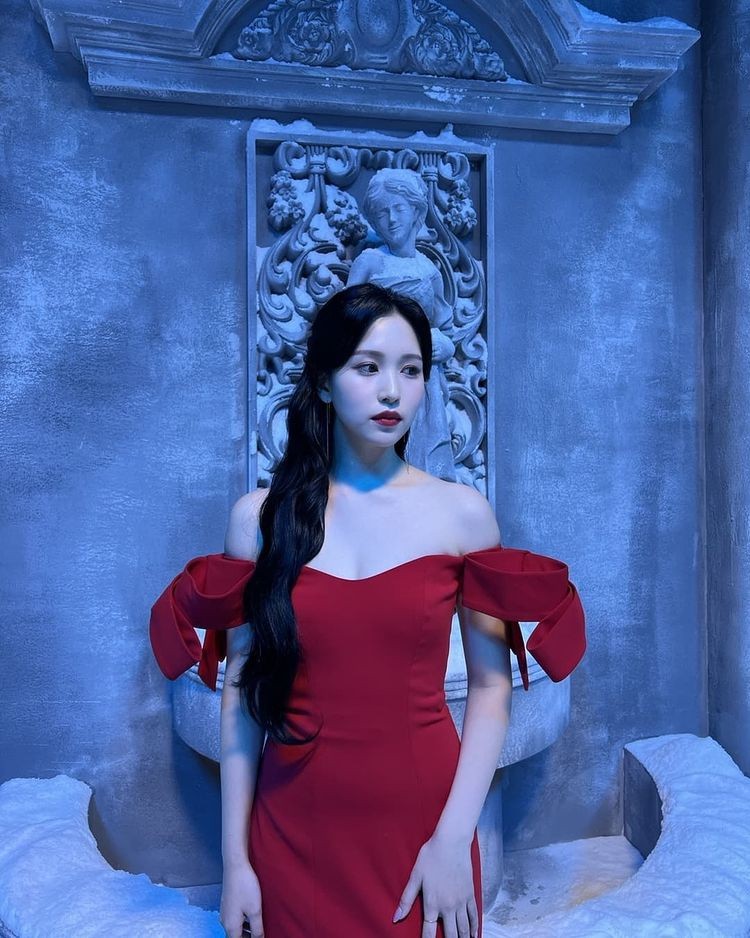 TWICE Mina, alluring atmosphere.. Legendary beauty