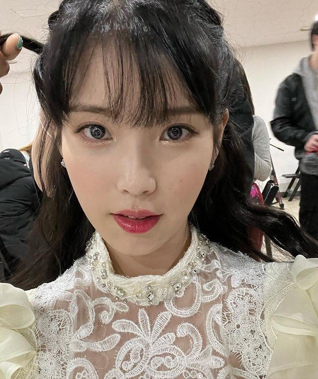IU, the grand prize in the music category "I feel like I closed my 20s... With a new look in my 30s"