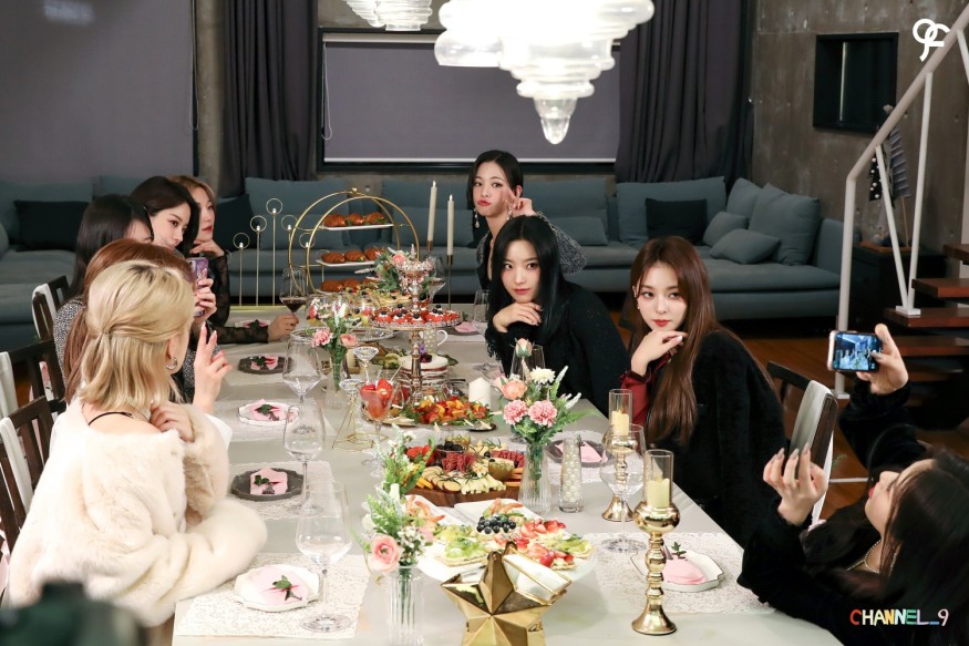 Fromis 9, 'DM' MV teaser released... 9 people 9 colors colorful visual party