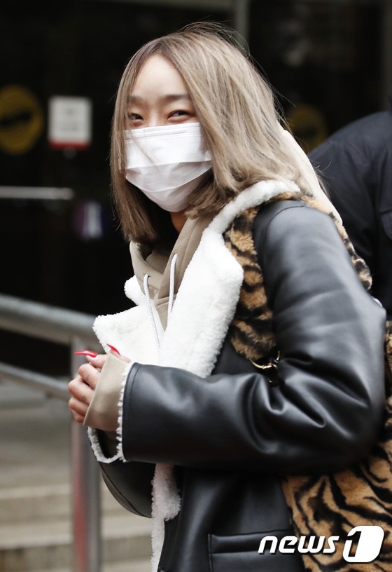 'Raw' Hyolyn, natural beauty
