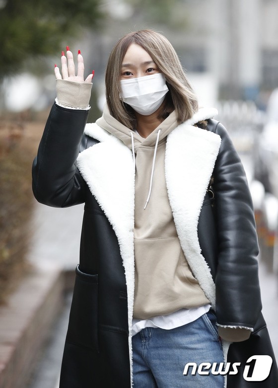 'Raw' Hyolyn, natural beauty