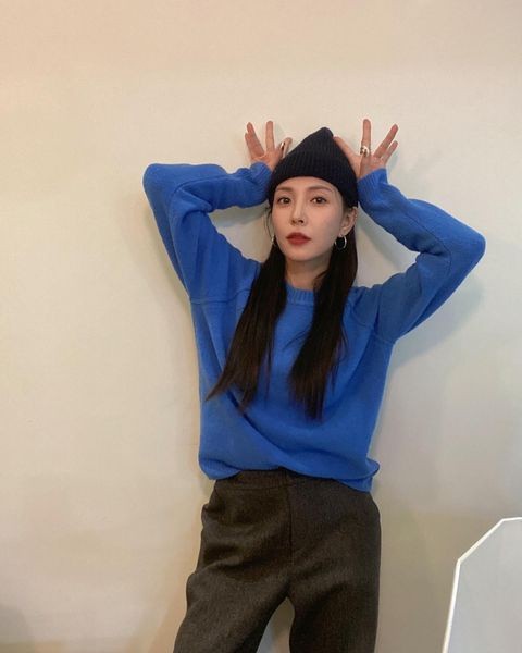 BoA, this cute three-fold.. Lovely dimpled smile