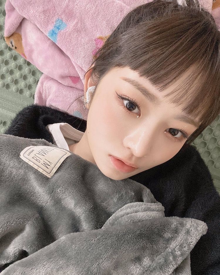 'High School Graduation' IVE Rei "I am sad to leave school… I will mature"