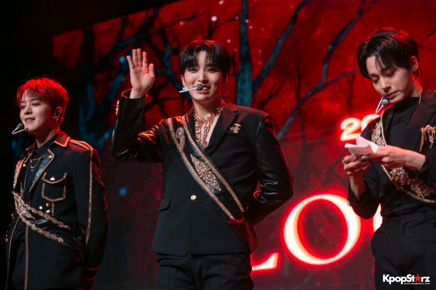 Exclusive Photos from ONEUS 2022 'BLOOD MOON' Tour in New York City
