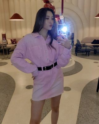 Sunmi, as expected, the strongest legs.. A slender spring girl even after weight increase