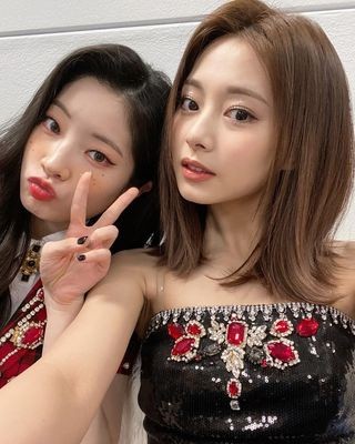 TWICE Tzuyu X Dahyun Posted a Side-by-Side Selca