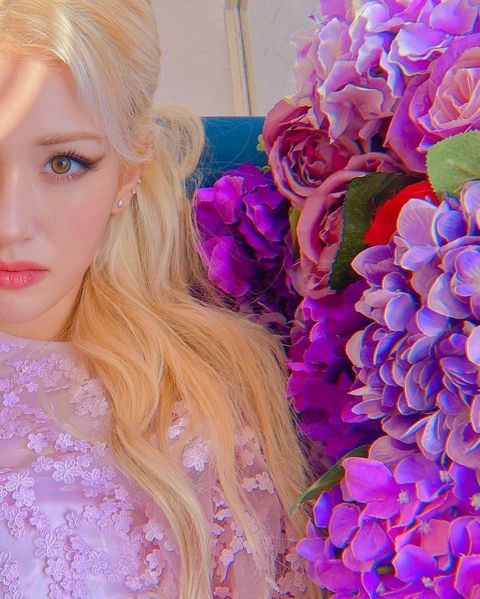 JEON SOMI's 22nd Exciting Birthday Party... It's a doll