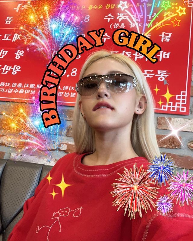 JEON SOMI's 22nd Exciting Birthday Party... It's a doll