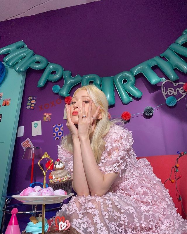 JEON SOMI's 22nd Exciting Birthday Party... It's a doll