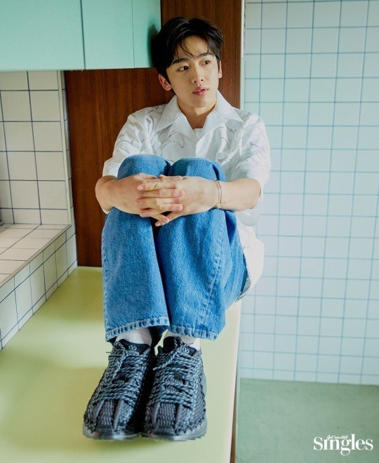 WEi Displays Youthful Charm in Singles Korea