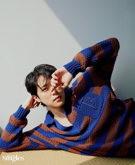 WEi Displays Youthful Charm in Singles Korea