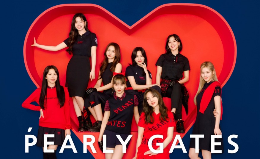 TWICE Tops the Oricon Weekly Chart in Japan-- 'Best Record for a Foreign Female Artist of All Time'