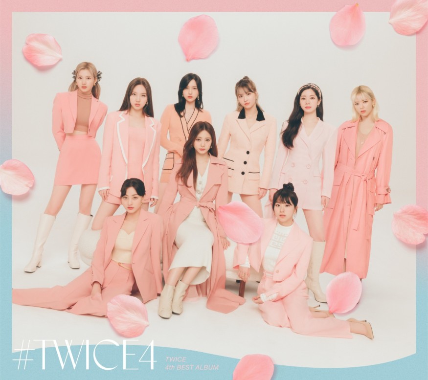 TWICE Tops the Oricon Weekly Chart in Japan-- 'Best Record for a Foreign Female Artist of All Time'