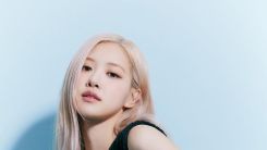 ROSÉ Displays Luxury See-Through Dress