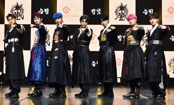 "I want to become a cinematic idol" KINGDOM, wearing a hanbok and capturing the beauty of Korea