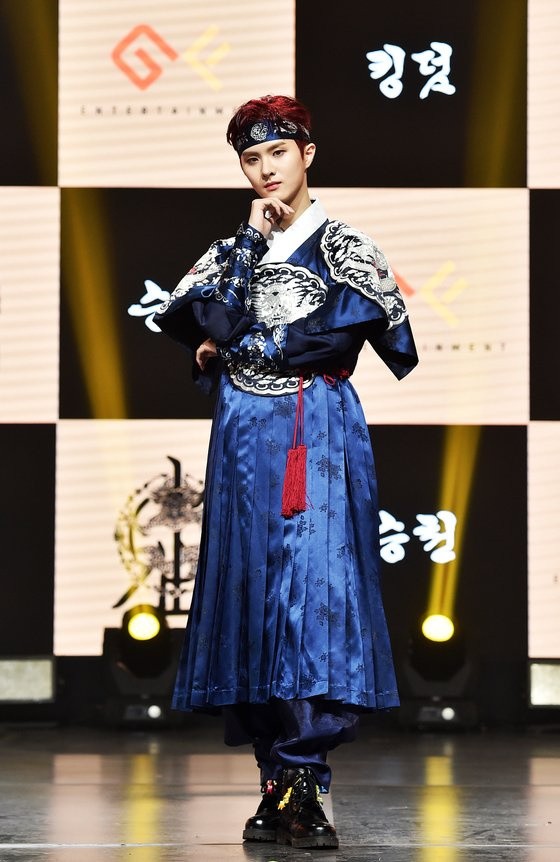 "I want to become a cinematic idol" KINGDOM, wearing a hanbok and capturing the beauty of Korea