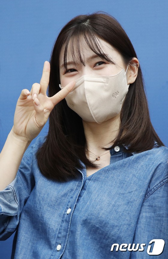 OH MY GIRL Enters SBS Radio Power FM 'Cultwo Show'