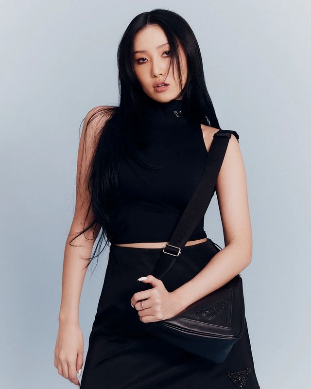 Hwasa, the styling is bold... Only the luxury watch of company B on the wrist is '13.3 million won'