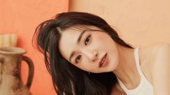 Tiffany Rocks a Sleeveless Dress in Latest Brand Event