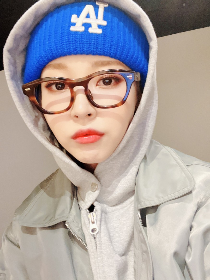 MAMAMOO Moonbyul Releases New Album Cover