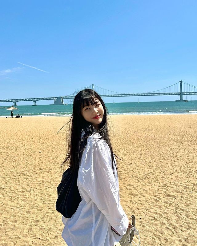 '♥Crush' Red Velvet Joy, sexy with exposed shoulders... Body full of volume
