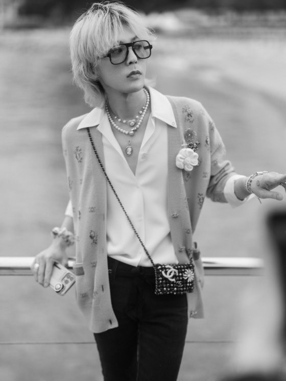G-Dragon Wears a Pastel Blue Cardigan For A Famous Brand's Cruise Event