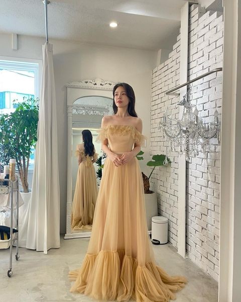 Minah, sexy clavicle line... A goddess full of innocence