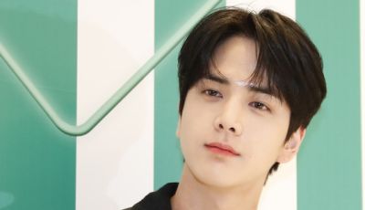 The Boyz Juyeon & Younghoon Spotted in Prada Store