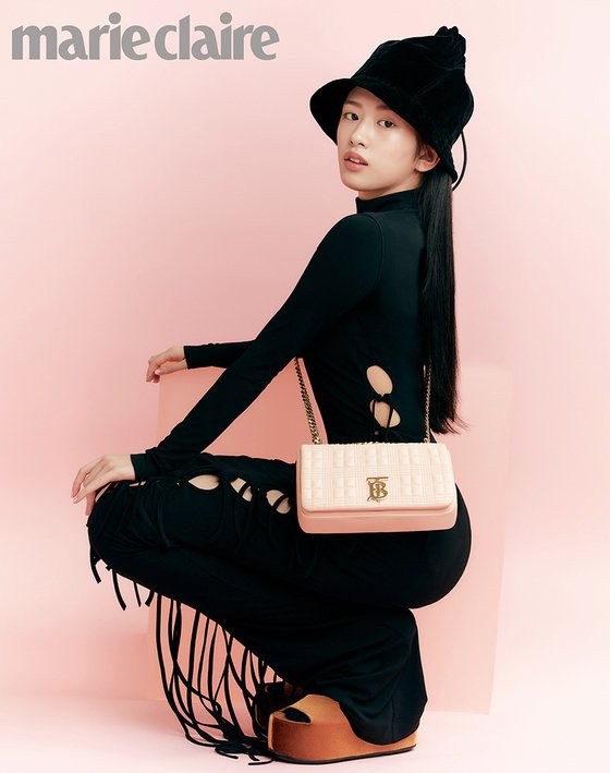 IVE An Yu-jin, the luxury brand clothes are also perfectly digested… elegance + seduction