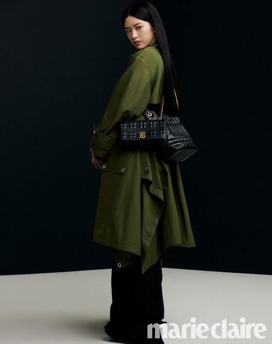 IVE An Yu-jin, the luxury brand clothes are also perfectly digested… elegance + seduction