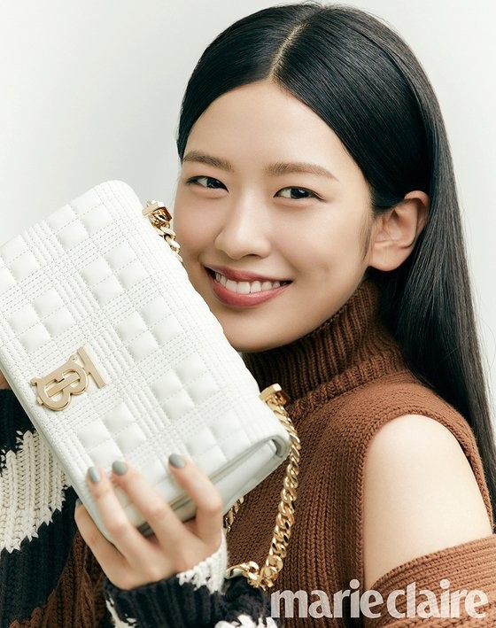 IVE An Yu-jin, the luxury brand clothes are also perfectly digested… elegance + seduction