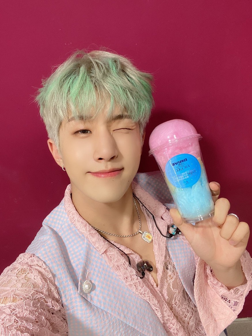 ASTRO Moon Bin, San-ha, automatic smile with joy at 1st place