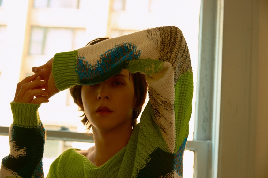 HIGHLIGHT Son Dong-woon Flaunts a Chill Vibe