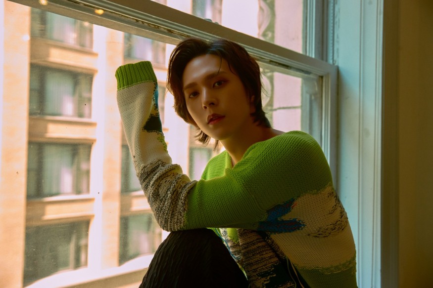 HIGHLIGHT Son Dong-woon Flaunts a Chill Vibe