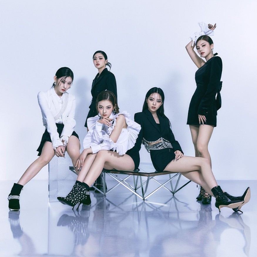 ITZY Yeji, wearing luxury company F, luxury beauty... Today is a sassy cat