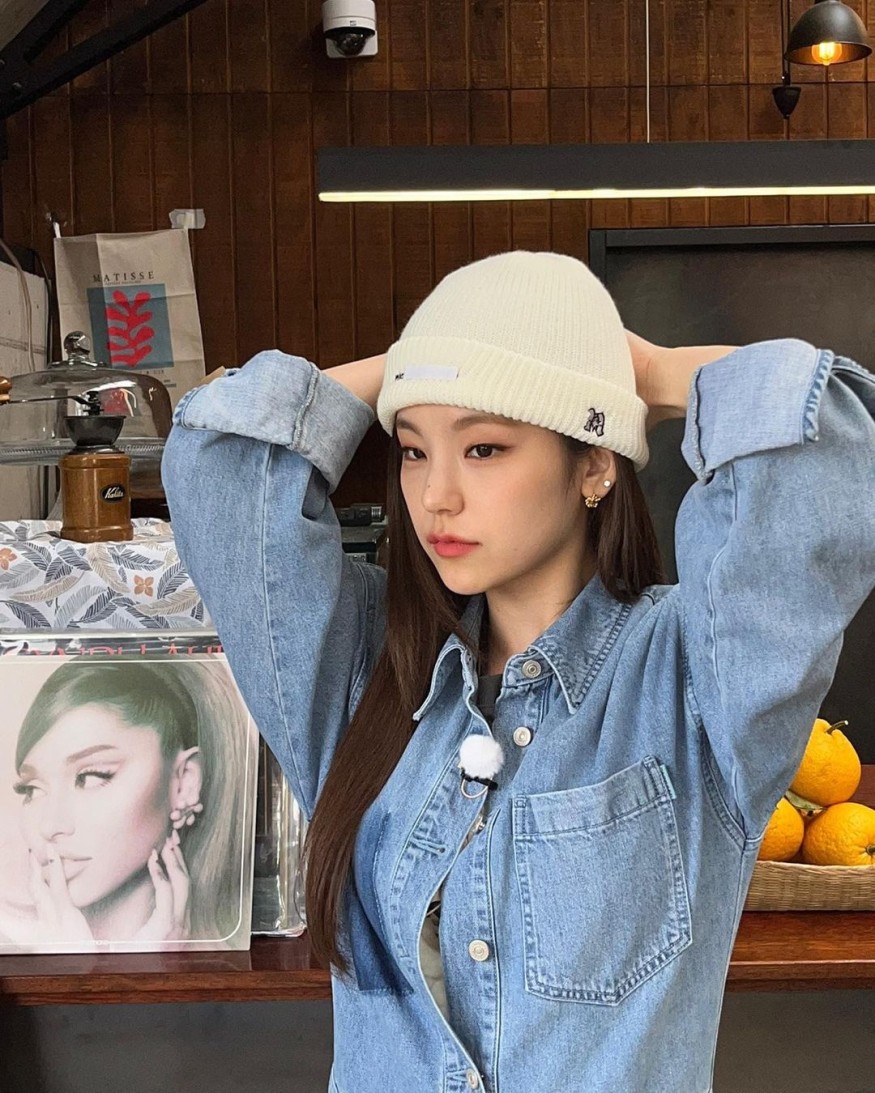 ITZY Yeji, wearing luxury company F, luxury beauty... Today is a sassy cat