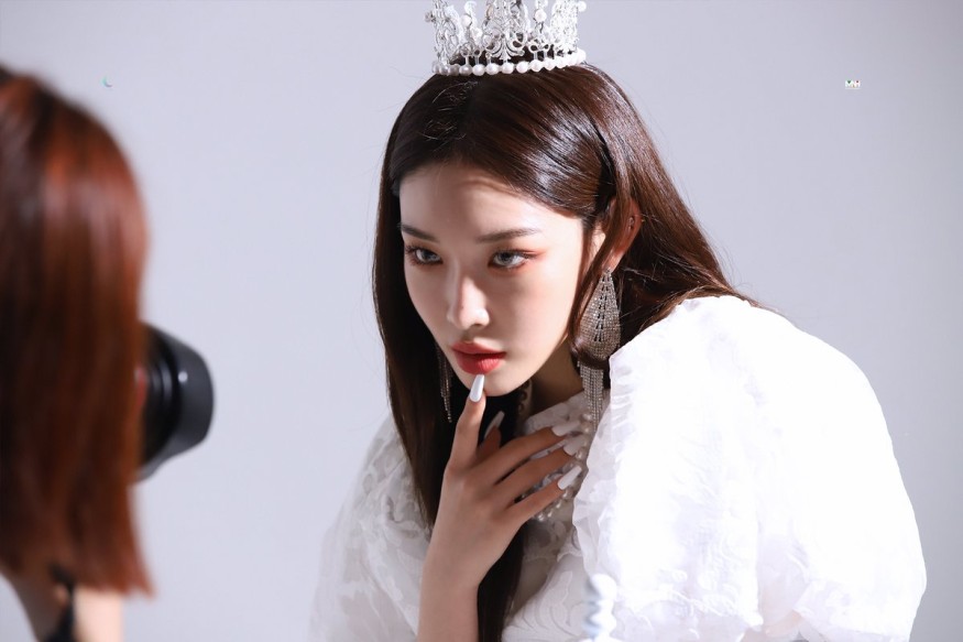 Chungha releases 2nd full album 'Bare&Rare' on July 11th... 'Summer Queen' comeback