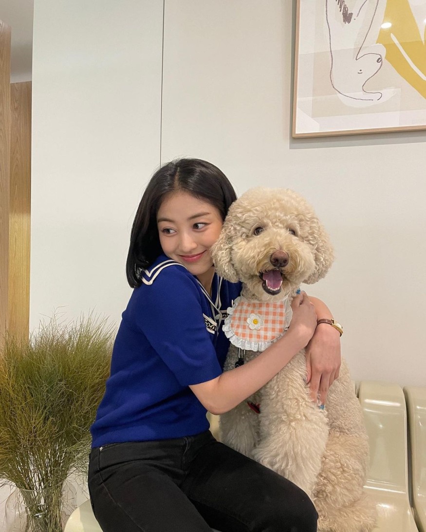 TWICE Jihyo, 'straight love' for ARMY... Kiss → Close shot