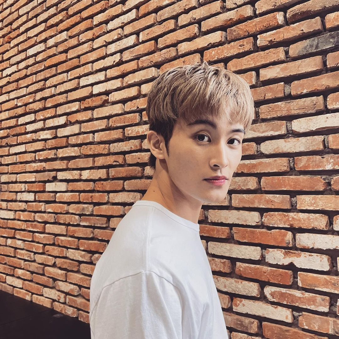 NCT’s Mark Attends His Own Lookalike Contest A Day After Sharing The Event