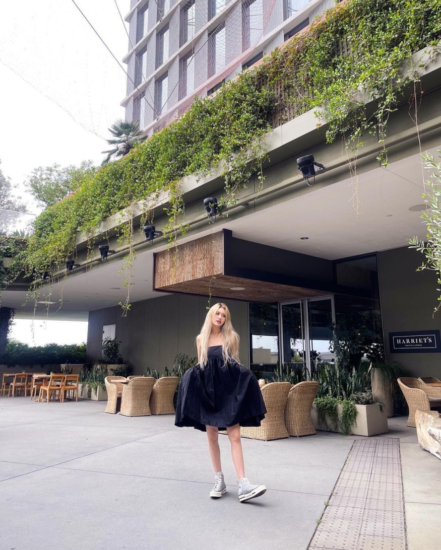 JEON SOMI, blonde and white skin.. Barbie-like visuals