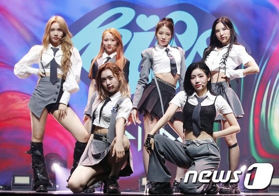 'Comeback' TRI.BE "I will show you a refreshing charm with a bad vibe"