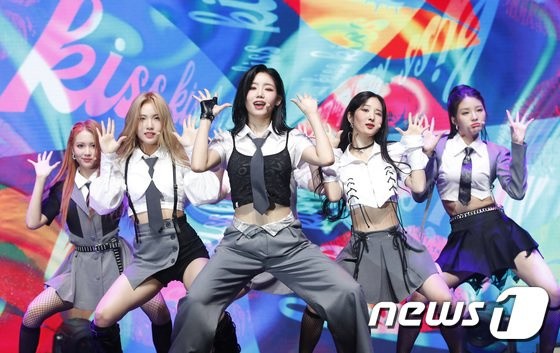 'Comeback' TRI.BE "I will show you a refreshing charm with a bad vibe"