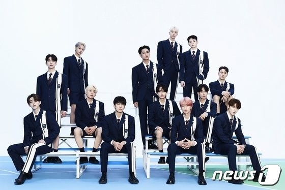Seventeen releases Japan's first EP 'DREAM' on November 9 → Dome tour begins