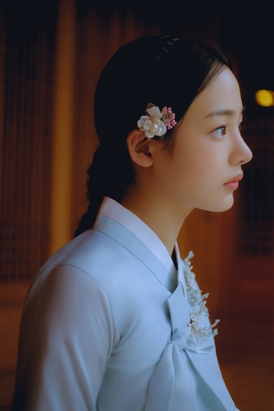 NewJeans, Chuseok greetings with elegant hanbok "Happy holidays"
