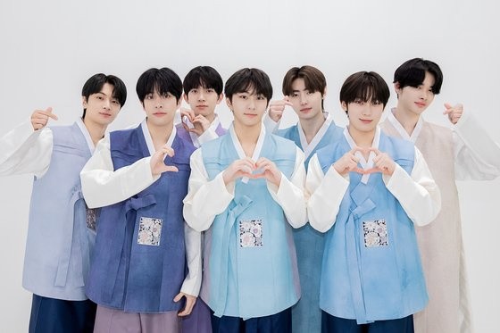 ENHYPEN, hanbok greetings for Chuseok "I wish you health and happiness"