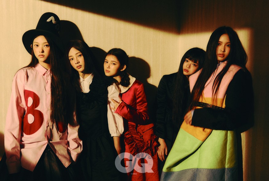 NewJeans unveils group pictorial with dreamy charm... sensual style look